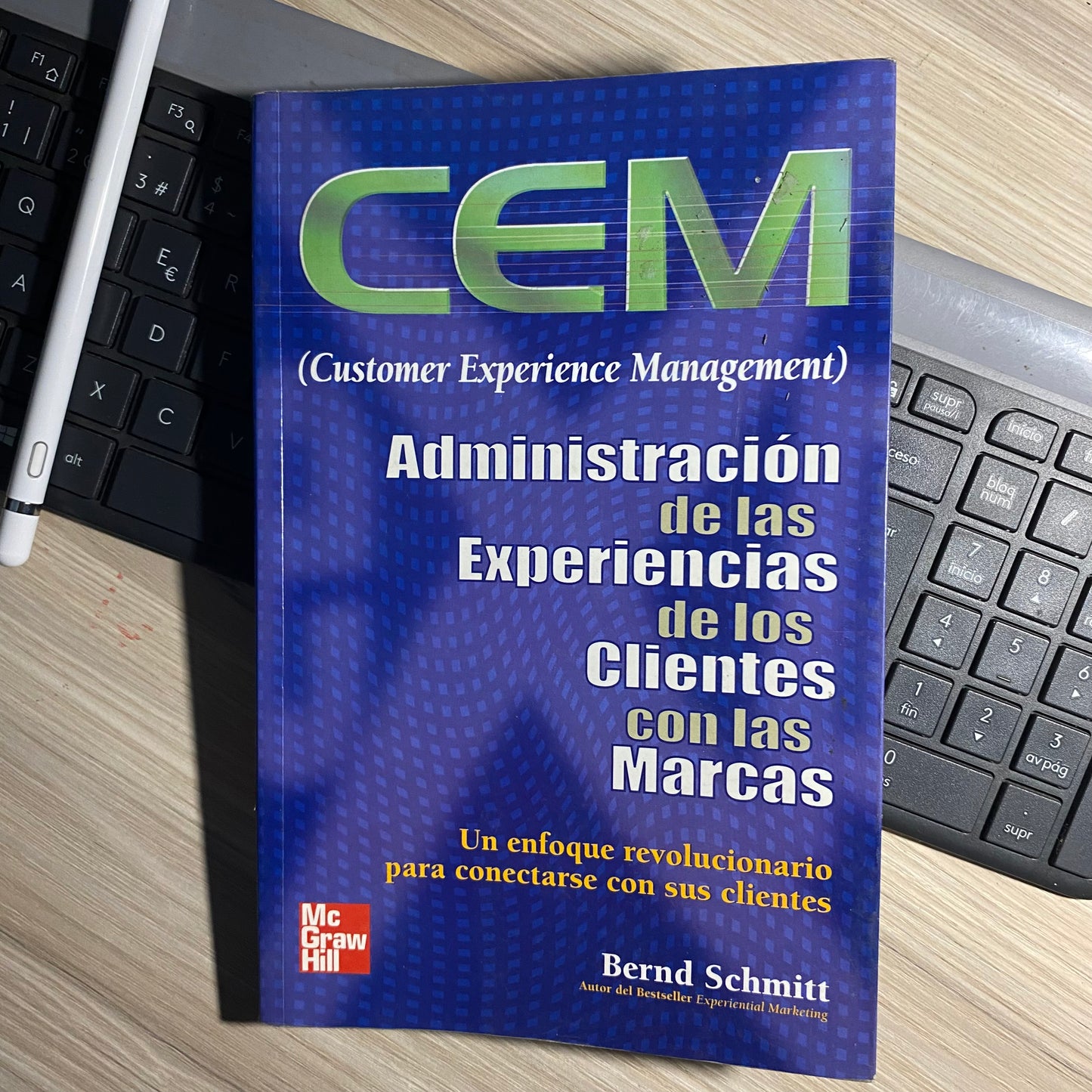 CEM  Administración de las experiencias de los clientes con las marcas